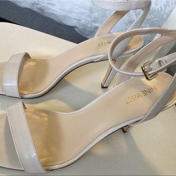 NINE WEST ANISTON IVORY SANDALS - Size 10 - Picture 11 of 12